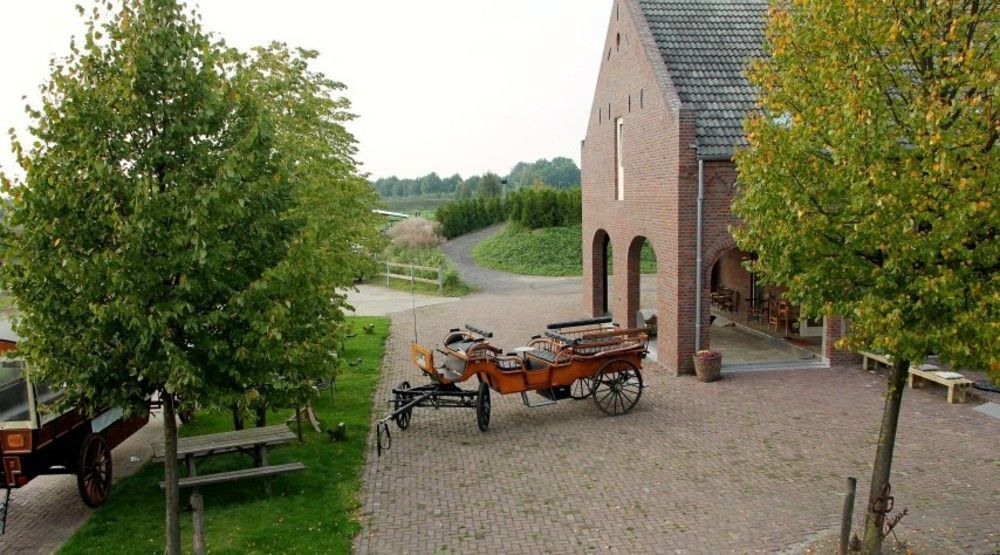 Hotel Herberg De Lindehoeve Grubbenvorst Exterior foto