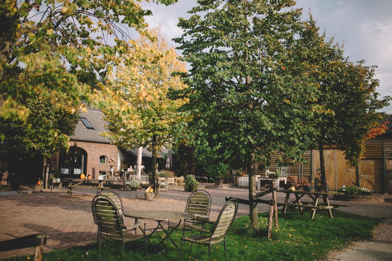 Hotel Herberg De Lindehoeve Grubbenvorst Exterior foto